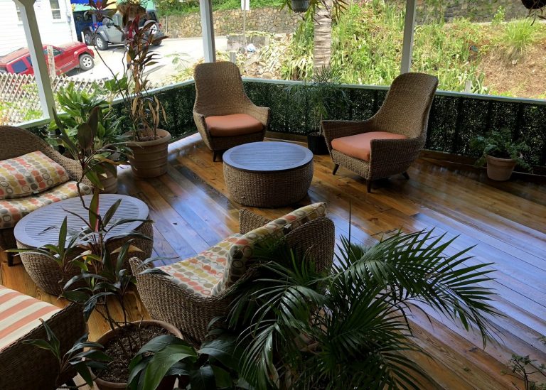 patiocornerwith2cahirs 2 768x549